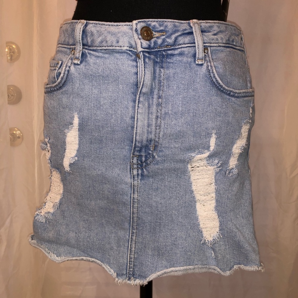 Forever21 Distressed Denim Mini Skirt. Size US-28.